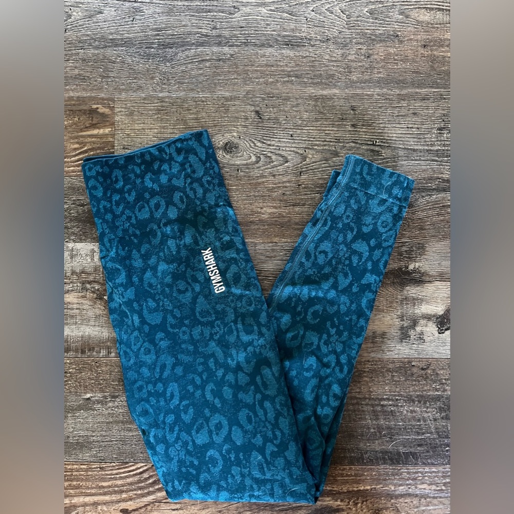 COPY - Gymshark animal adapt leggings